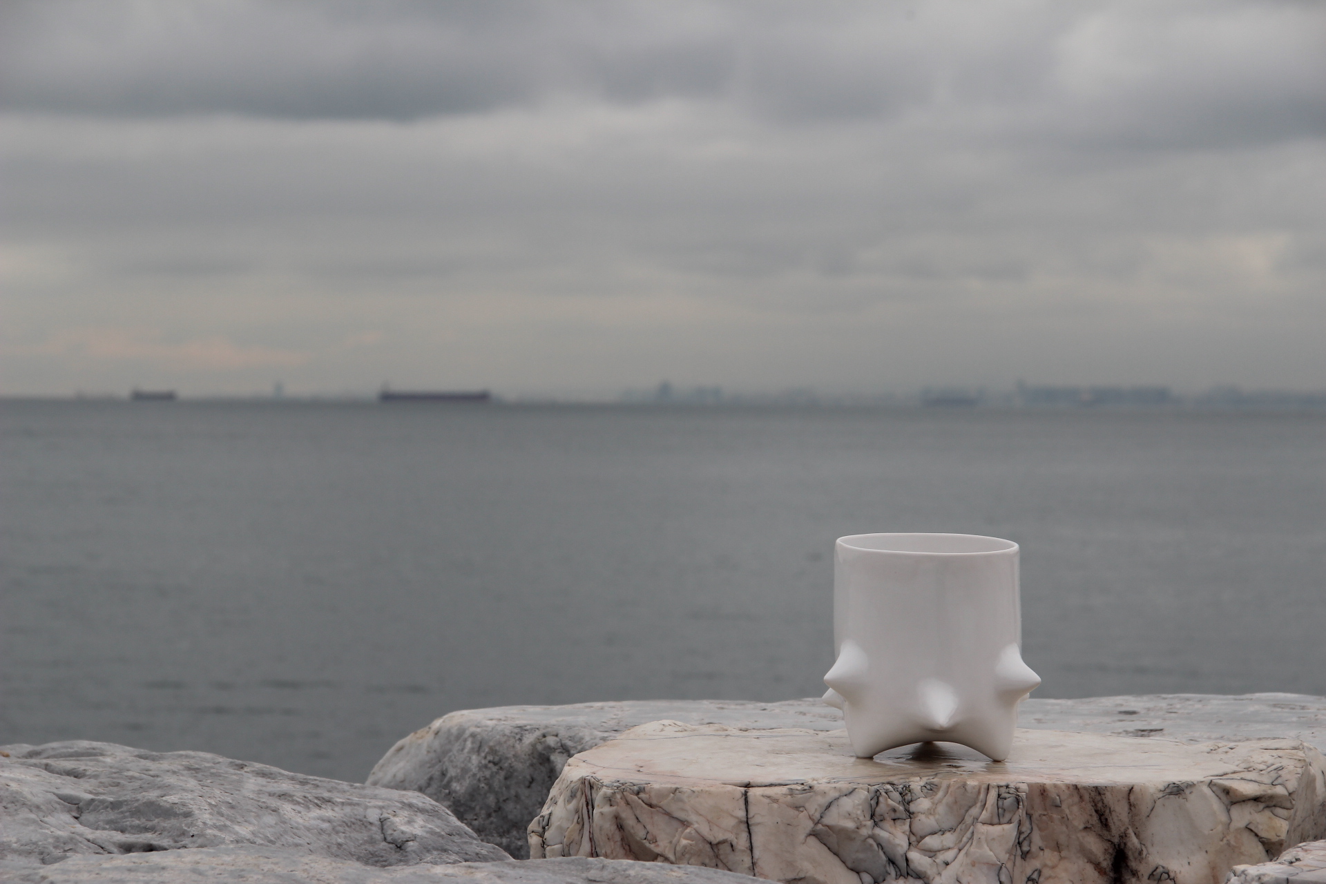 Spiky-series-pembe-kayalıkmavi-sarı-mustafa-kocabeyoglu-design4.0-