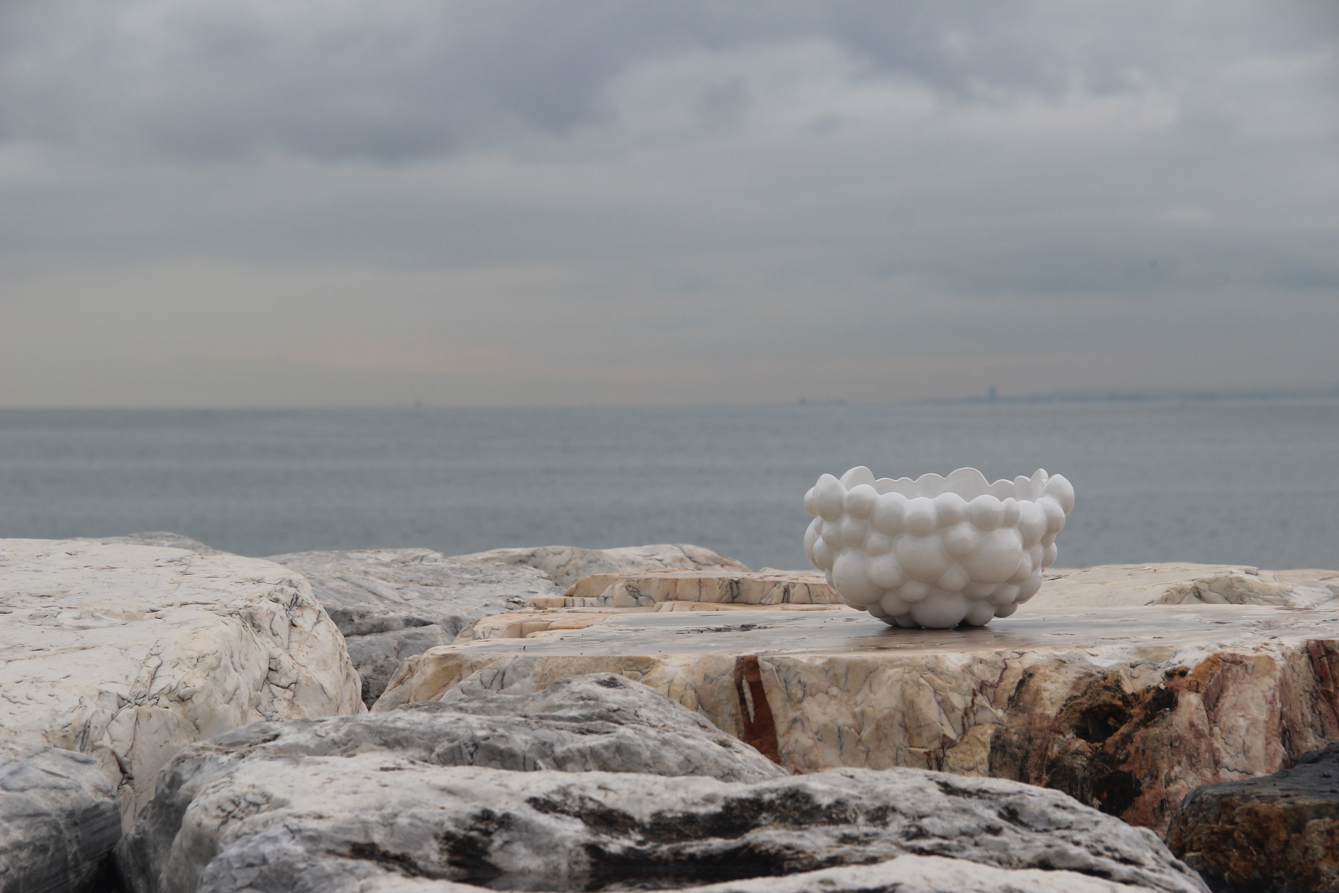 Buble-vase-kırmızı-yesil-beyaz-mavi-design4.0-mustafa-kocabeyoglu-tasarım-kayalık