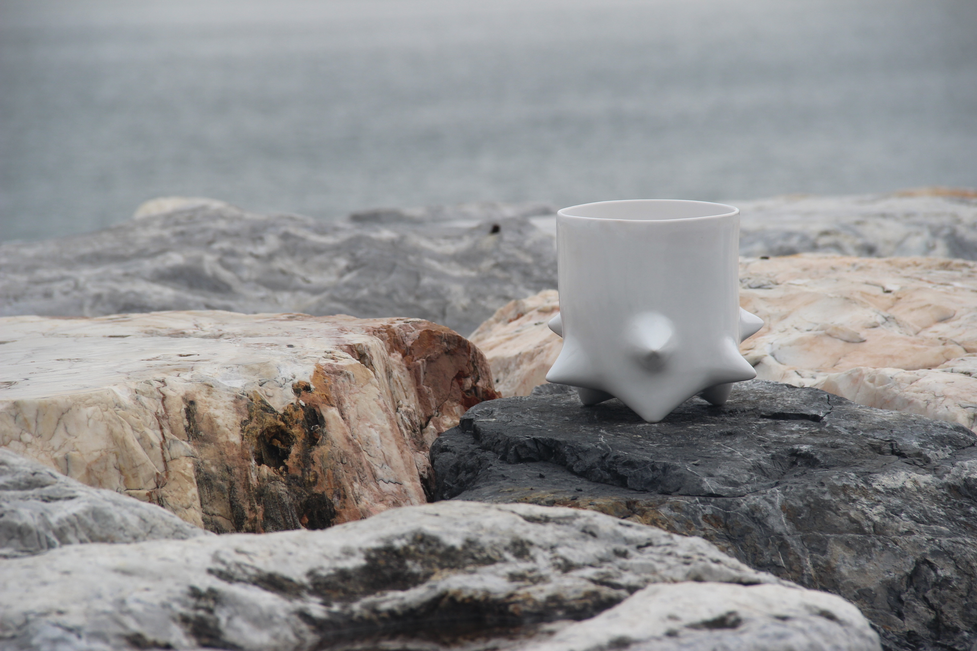 Spiky-series-pembe-kayalıkmavi-sarı-mustafa-kocabeyoglu-design4.0-