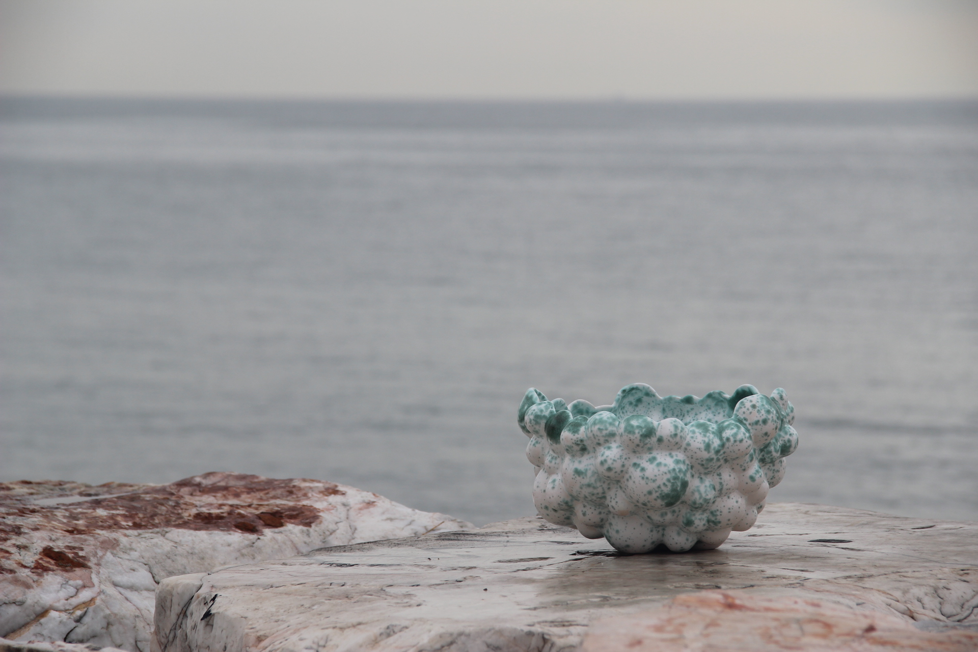 Buble-vase-kırmızı-yesil-beyaz-mavi-design4.0-mustafa-kocabeyoglu-tasarım-kayalık