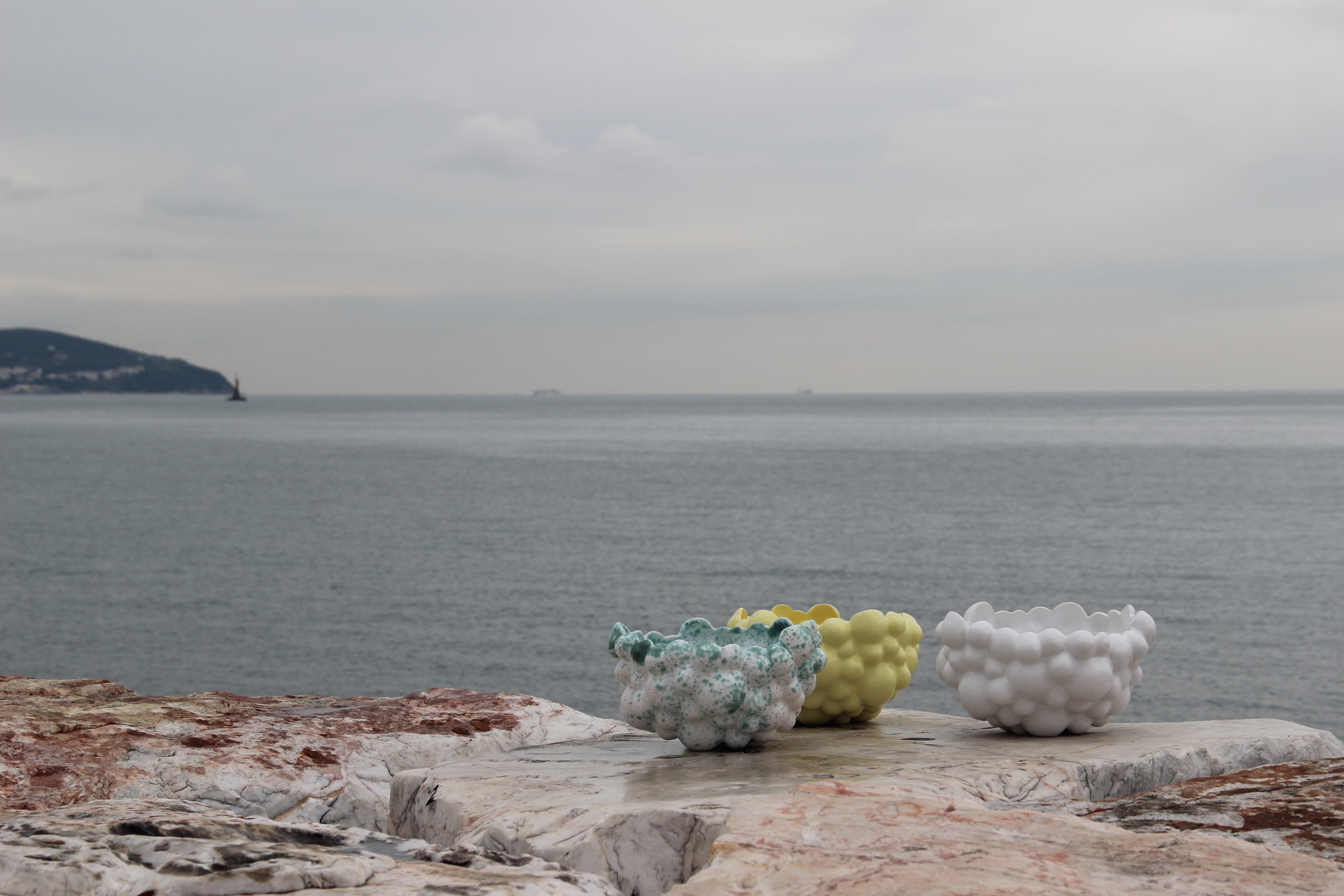 Buble-vase-kırmızı-yesil-beyaz-mavi-design4.0-mustafa-kocabeyoglu-tasarım-kayalık